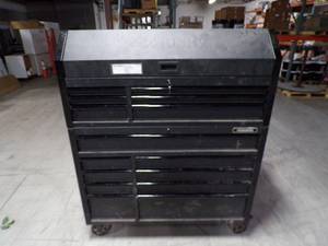 lot 11 image: Husky Tool Box and Locking Hutch