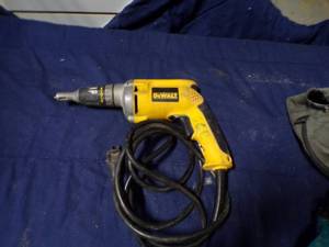 lot 10 image: Makita Circular Saw  DeWalt Screwgun