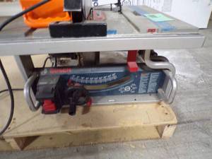 lot 71 image: Bosch 10 Jobsite Table Saw