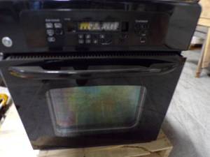lot 72 image: 2 - Built in Dishwashers and 1 - Built in Wall Oven