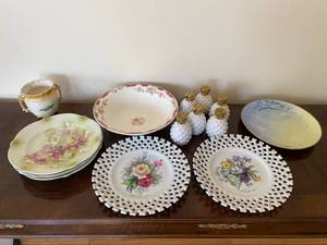 lot 26 image: Vintage Floral Patterned Decorative Plates, Salt & Pepper Shakers, Teacup