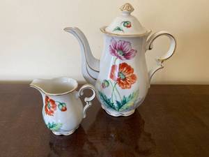 lot 23 image: SGK China Teapot with Lid, Creamer