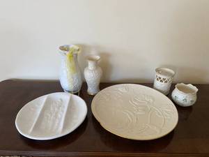 lot 33 image: Lenox Vintage Cream Set, Platter, Vase, and More