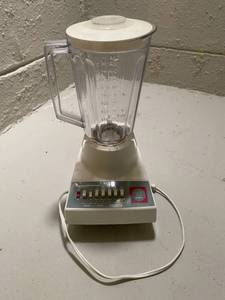 lot 46 image: Vintage Hamilton Beach Blender