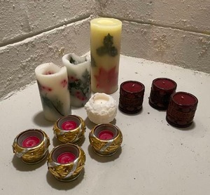 lot 52 image: Holiday Candles