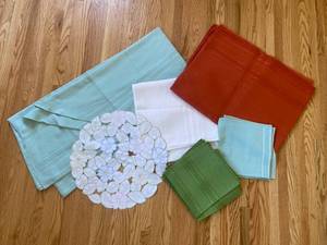 lot 85 image: Colorful Table Linens