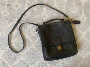 lot 95 image: Vintage Black Coach Purse