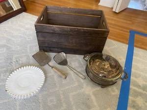 lot 96 image: Rae Dunn Crate, Pyrex Dish with Serving Stand