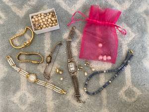 lot 104 image: Vintage Watches, Pearl Jewelry