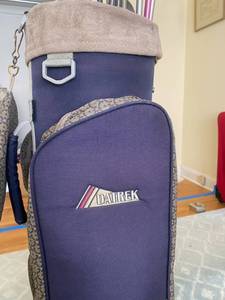 lot 115 image: DaTrek Golf Bag with Golf Clubs