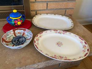 lot 139 image: East Asian Decorative Bowl, Pot, and Platters