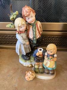 lot 140 image: Small Ceramic Figurines