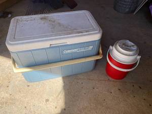 lot 190 image: Coleman Polylite Cooler and Rubbermaid Water Container