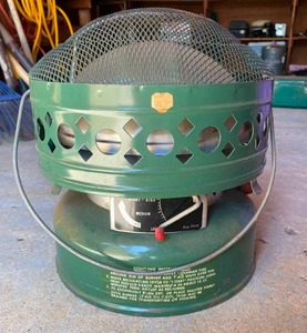 lot 194 image: Vintage Coleman Butane Heater