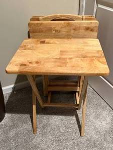 lot 215 image: Set of 4 Wood Standing TV Trays with Holder