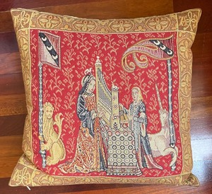 5 Classy Accent Pillows
