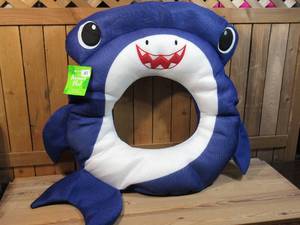 lot 43 image: Members Mark Mesh Animal Float - Hammerhead Shark