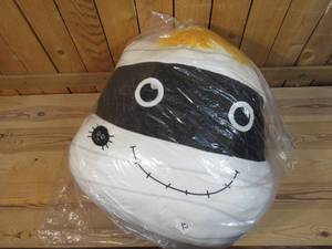 lot 42 image: VERY LARGE Mummy Pillow (18)