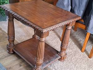 lot 504 image: 26 2-tier Wooden Side Table