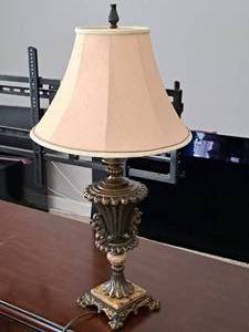 lot 511 image: 30 Table Lamp