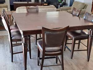 lot 501 image: Wooden Dining Table Set - Table and Six Padded Chairs