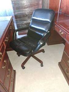 lot 516 image: Black Leather Rolling Executive Office Arm Chair