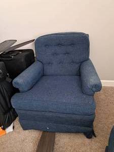 lot 538 image: Living Room Arm Chair
