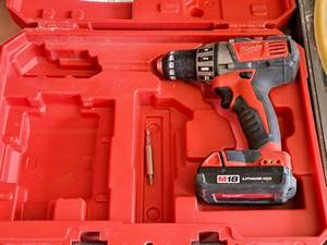 lot 555 image: Milwaukee 18V 12 Driver Drill 2601-20 with Battery, Case