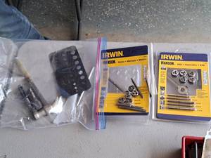 lot 571 image: Lot of (2) Irwin Hanson 12-piece Tap & Die Sets - SAEMetric
