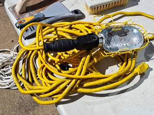 lot 583 image: Shop Trouble Light with Extension Cord