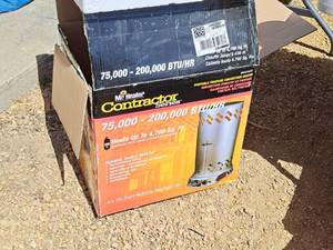 lot 599 image: Mr. Heater 75,000-200,000-BTU Contractor Series Propane Portable Convection Heater (in original box)