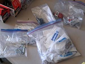 lot 604 image: Lot of (5 Baggies) Hardware - anchor screws, nutbolt assemblies, set screws, coarse thread screws, various screws and bolts