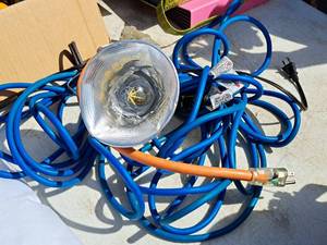 lot 628 image: Shop Work Light with Extension Cords