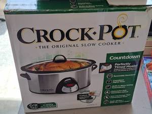 lot 726 image: Crock-Pot 6-Quart Oval Slow Cooker (in original box)