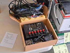 lot 711 image: Niles Audio Corp SAS-1 AudioVideoVoltage Activated Switching System with Cables