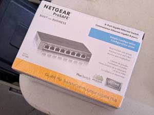 lot 716 image: Netgear ProSafe 8 Port PoE Gigabit Ethernet Switch G5108E (in original box)