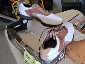 lot 745 image: Lot of (1 Pair) Foot Joy Size 13 Contour Series Mens Golf Shoes