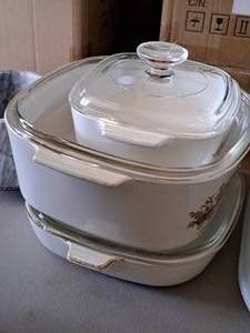 lot 731 image: Lot of (3) Corningware Cookware w Lids