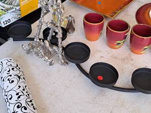 lot 742 image: PicturePlate Stand, 5-candle Candleholder