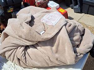 lot 667 image: Sunbeam King Dual Control Heated Blanket