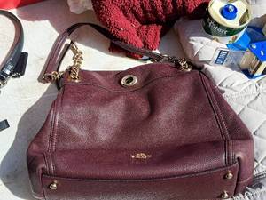 lot 673 image: Coach Hand-Crafted Womens Leather Handbag