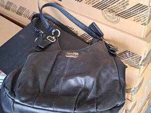 lot 674 image: Coach Hand-Crafted Womens Leather Handbag