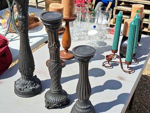 lot 685 image: Lot of (3) Pedestal Candleholders