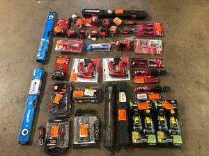 lot 19 image: Lot of Mixed Tools and Hardware Customer Returns See Pictures