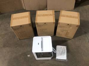 lot 22 image: 4 Lots of ModernCasa ultrasonic Humidifier  Customer Returns See Pictures