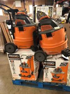 lot 31 image: Pallet of WetDry Shop Vacs by Ridigid Customer Returns See Pictures
