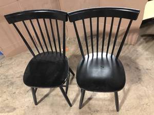 lot 58 image: 2 Lots of Black Sitting Chairs  Customer Returns See Pictures