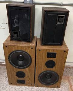 lot 23 image: Vintage Speakers