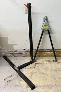 lot 26 image: Draw-Tite Hitch And Extend A Truck Lumber Support