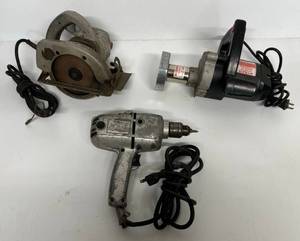 lot 36 image: Group Of Electric Tools Including 2 Saws & A Drill